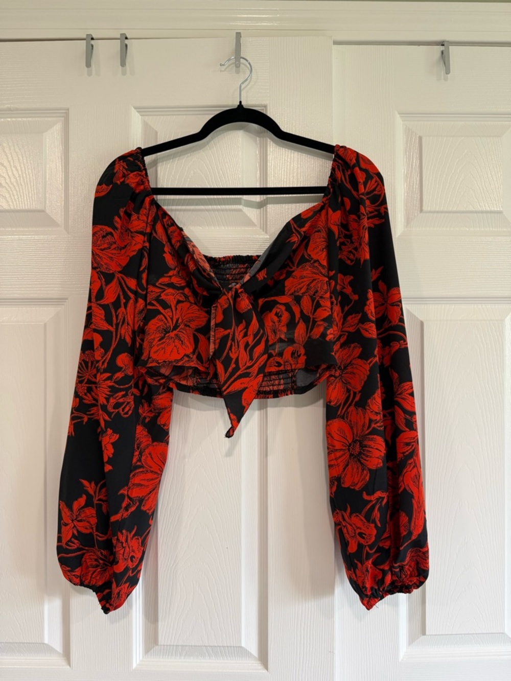 SHEIN Black and Red Floral Tie-Front Crop Top